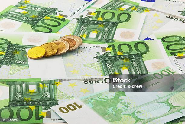 Le Future Banconote E Le Monete In Euro - Fotografie stock e altre immagini di Affari - Affari, Banconota, Carta