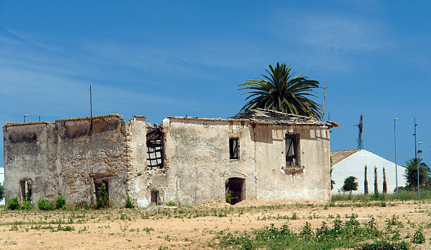 istock forsaken house 144232894