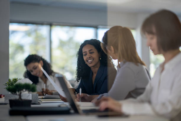 istock Casual Business Meeting 1442335375