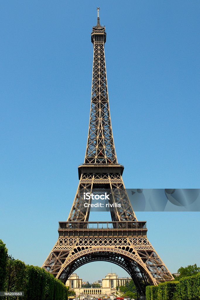 A Torre Eiffel - Foto de stock de Alto - Descrição Geral royalty-free