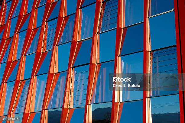 Bloque De Oficinas Detalle Foto de stock y más banco de imágenes de Arquitectura - Arquitectura, Abstracto, Aire libre