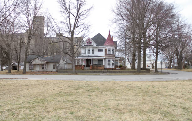 istock Purple Mansion Aurora 1442350415
