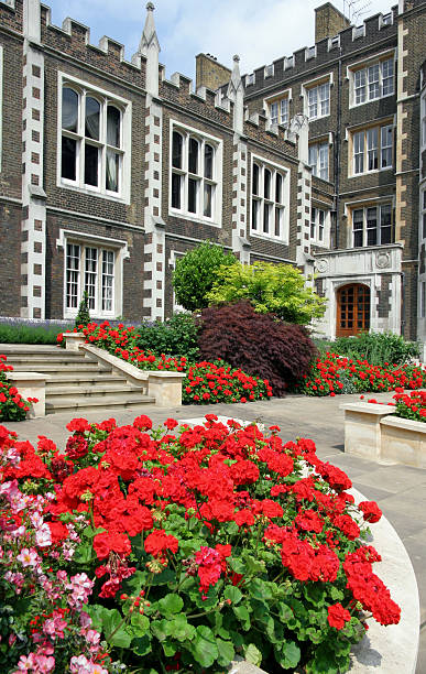 Middle Temple Hall (Inns of Court) Formerly responsible for legal education, the Middle Temple now houses law offices.  It is on the site of the medieval Knights Templar fortress in London, hence its name.  This building was completed in 1573. country inn stock pictures, royalty-free photos & images