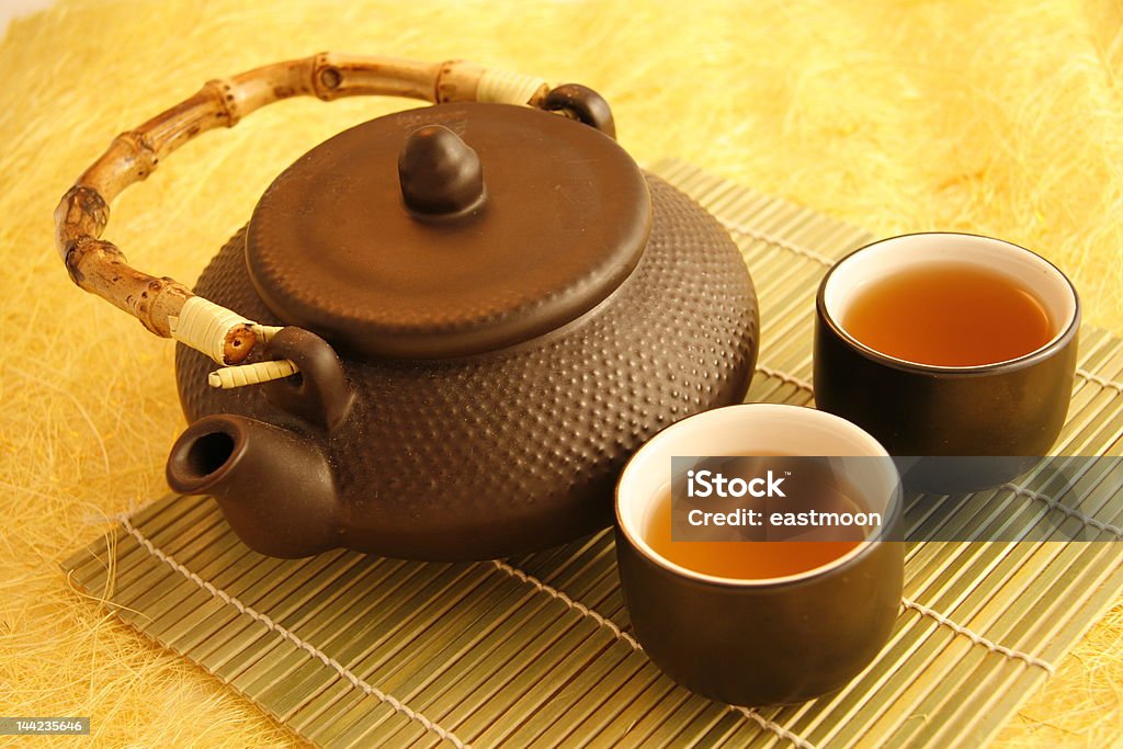 Китайский чайник с чашечками - Стоковые фото Аборигенная культура роялти-фри