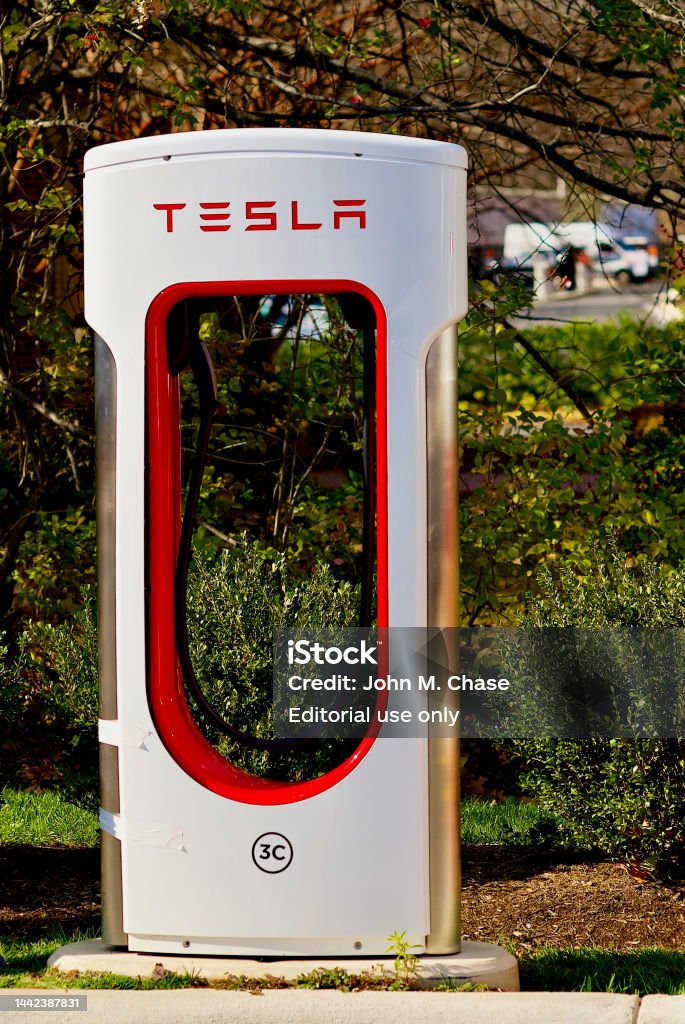 Wawa With Tesla Chargers Near Me Tesla Charger Awaits Customers At A Wawa Store Stock Photo - Download
