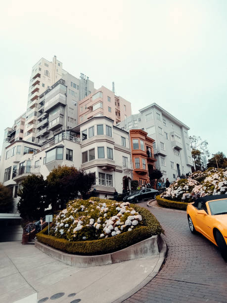 ロンバード street - san francisco county lombard street street house ストックフォトと画像