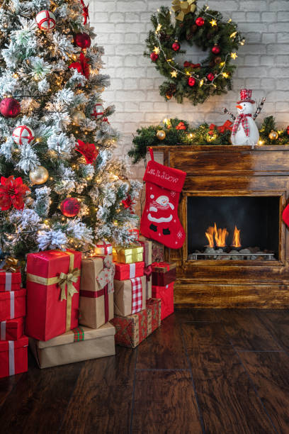 istock Decorated Christmas Fireplace at Home 1442597979