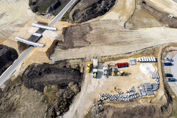 puente de carretera en construcción, vista aérea - bridge incomplete construction building activity fotografías e imágenes de stock