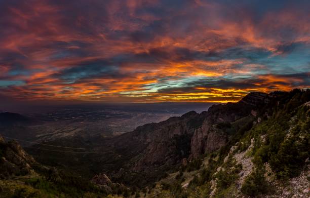 istock Breathtaking sunset view over Albuquerque, New Mexico from the Sandia Peak Tramway 1442690835