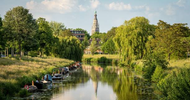 scenery with the big church of breda, the most important monument of the city - breda stockfoto's en -beelden