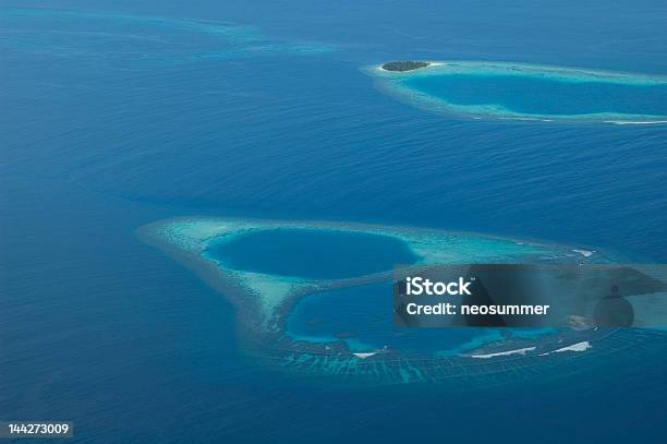 Maledivian De Isla Paraíso Foto de stock y más banco de imágenes de Aire libre - Aire libre, Aislado, Arena