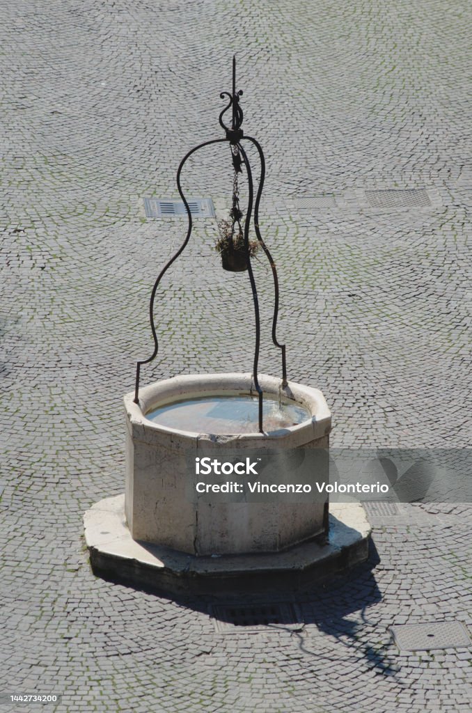Ancient Rome Well Water Well In A Square Stock Photo - Download Image Now - Ancient Rome ...