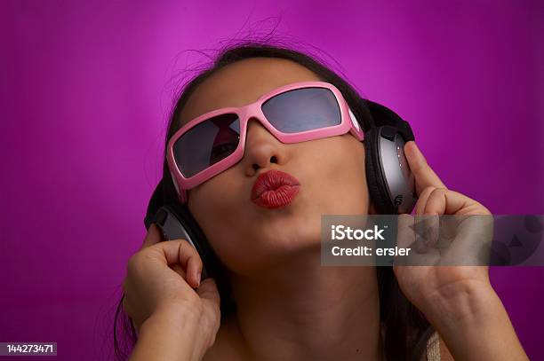 Fioletowe Pocałunek - zdjęcia stockowe i więcej obrazów Całować - Całować, Czas, Dorosły
