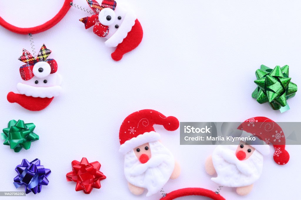 Background for the New Year, festive bows and headbands with decor, top view - Royalty-free Aralık Stok görsel Background for the New Year, festive bows and headbands with decor, top view - Royalty-free Aralık Stok görsel