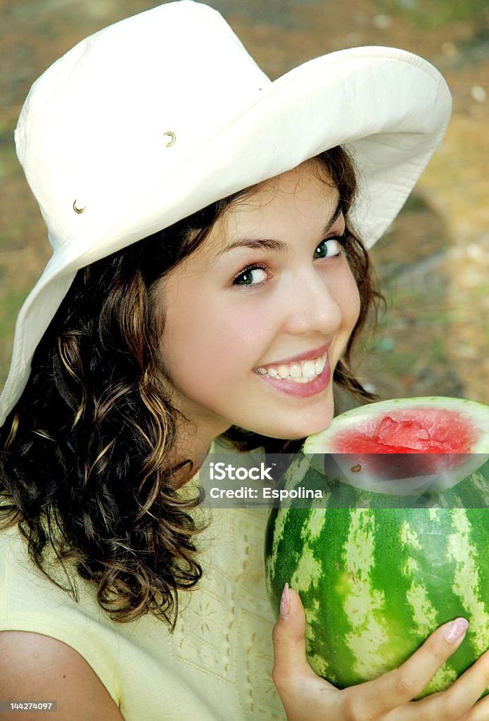 Lächelnd Mädchen mit Wassermelone - Lizenzfrei Fotografie Stock-Foto