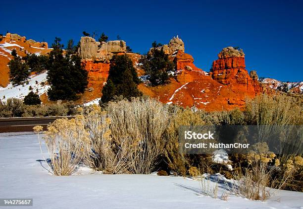 Red Canyon - Fotografie stock e altre immagini di Ambientazione esterna - Ambientazione esterna, Bellezza naturale, Bianco