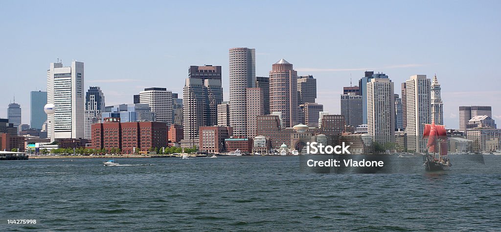 skyline von Boston, Kreuzfahrt-Boot - Lizenzfrei Außenaufnahme von Gebäuden Stock-Foto