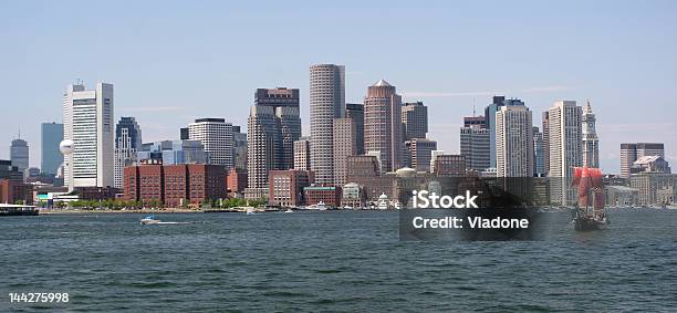 Skyline Von Boston Kreuzfahrtboot Stockfoto und mehr Bilder von Außenaufnahme von Gebäuden - Außenaufnahme von Gebäuden, Berufliche Partnerschaft, Boston