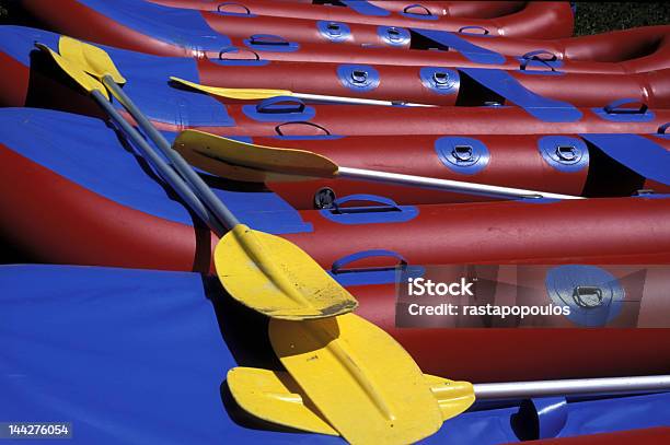 Photo libre de droit de Eau En Caoutchouc banque d'images et plus d'images libres de droit de Rafting en eau vive - Rafting en eau vive, Bleu, Canot pneumatique