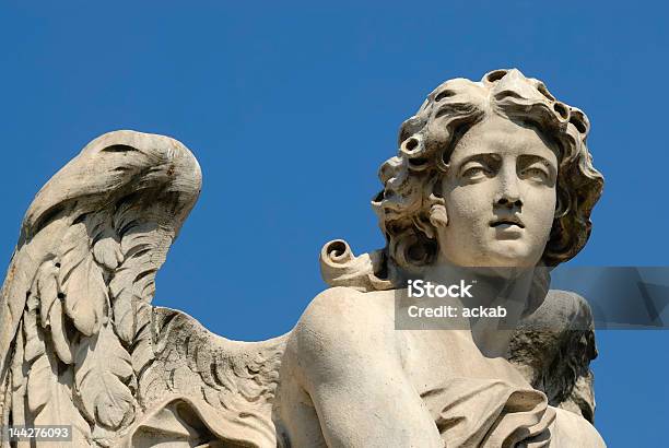 Angel Auf Blauer Himmel Hintergrund Stockfoto und mehr Bilder von Blau - Blau, Christentum, Engel