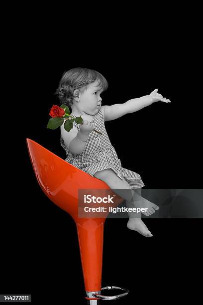 Baby Mädchen Auf Einem Stilvollen Hocker Stockfoto und mehr Bilder von 12-17 Monate - 12-17 Monate, Altertümlich, Baby