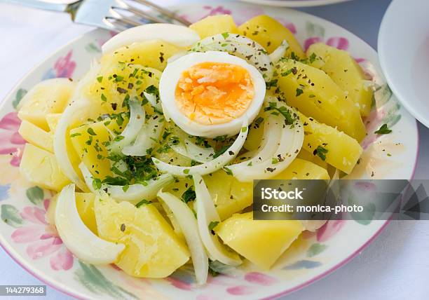 Curry Ensalada De Patata Con Huevo Hervido Y Cebolla 3 Foto de stock y más banco de imágenes de Ajo