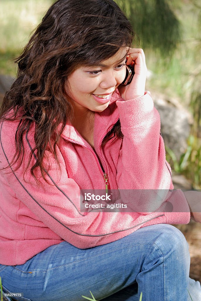 Asiática menina falando no telefone - Foto de stock de Adolescente royalty-free