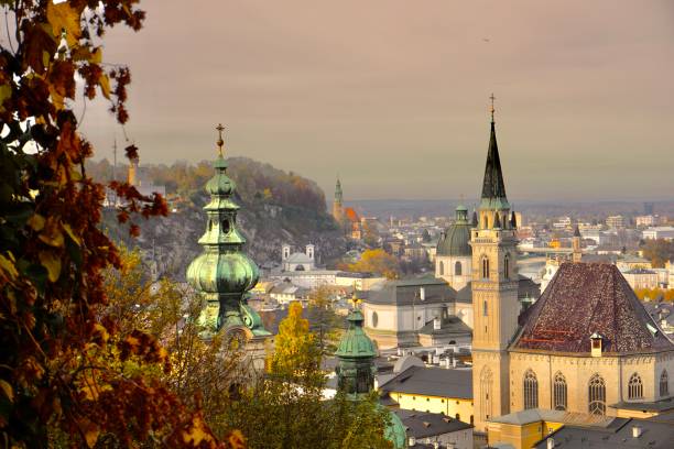 View of Salzburg from above in autumn. Autumn Salzburg from a bird's-eye view. Top view of autumn Salzburg. Beautiful view of autumn Salzburg. The Austrian town of Salzburg in autumn. salzburgo es la cuarta ciudad más grande de austria. vista de salzburgo desde arriba en otoño. otoño de salzburgo a vista de pájaro. vista superior del otoño de salzburgo. hermosa vista del otoño de salzburgo. la ciudad austriaca de salzburgo en oto