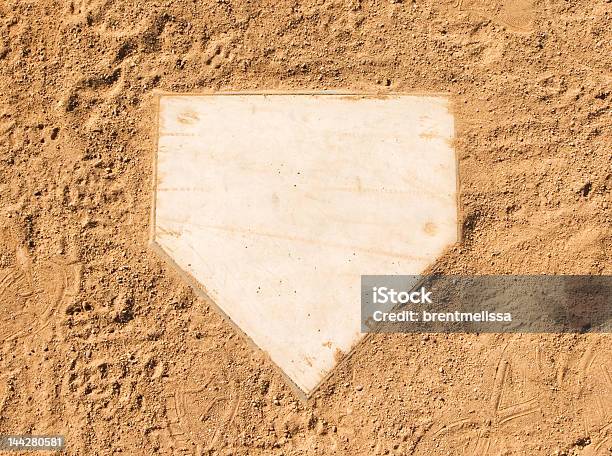 Placa De Inicio Foto de stock y más banco de imágenes de Base home - Deportes - Base home - Deportes, Campo de béisbol, Béisbol