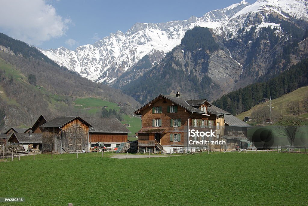 Alpes suizos - Foto de stock de Casa rural libre de derechos