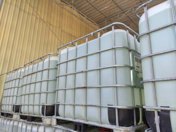 IBC tank container IBC tank container is a container that is used as a means of transportation and can also be used to store liquid loads such as lubricating oil, formic acid to hazardous materials. karman stock pictures, royalty-free photos & images