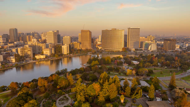 istock Downtown Oakland and Lake Merritt 1442819324