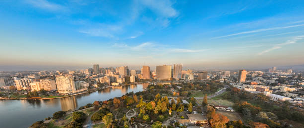 istock Downtown Oakland and Lake Merritt 1442819326