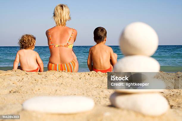 Família Em Férias De Verão Praia Exótica - Fotografias de stock e mais imagens de Adulto - Adulto, Amor, Ao Ar Livre