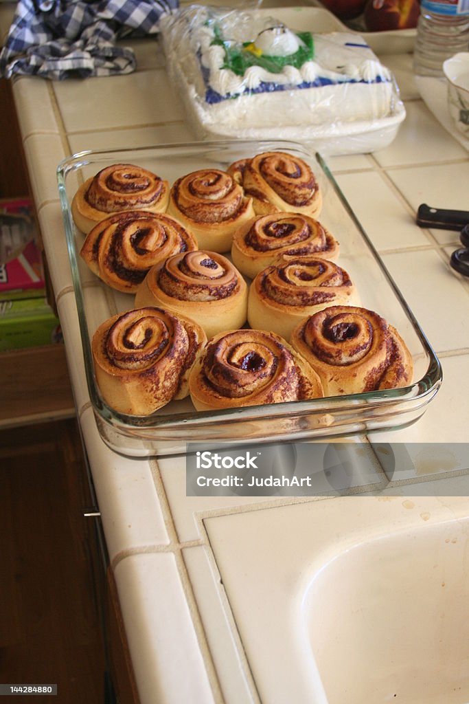 Rotolini alla cannella - Foto stock royalty-free di Alimentazione non salutare