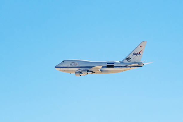 sofia flugzeuge - boeing 747 stock-fotos und bilder