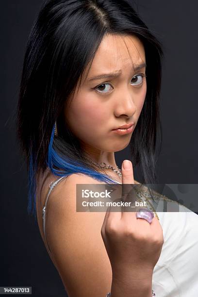 Middle Finger Stockfoto und mehr Bilder von 20-24 Jahre - 20-24 Jahre, Asiatischer und Indischer Abstammung, Attraktive Frau