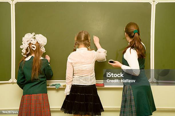 Foto de Na Sala De Aula e mais fotos de stock de 8-9 Anos - 8-9 Anos, Adolescente, Adolescência