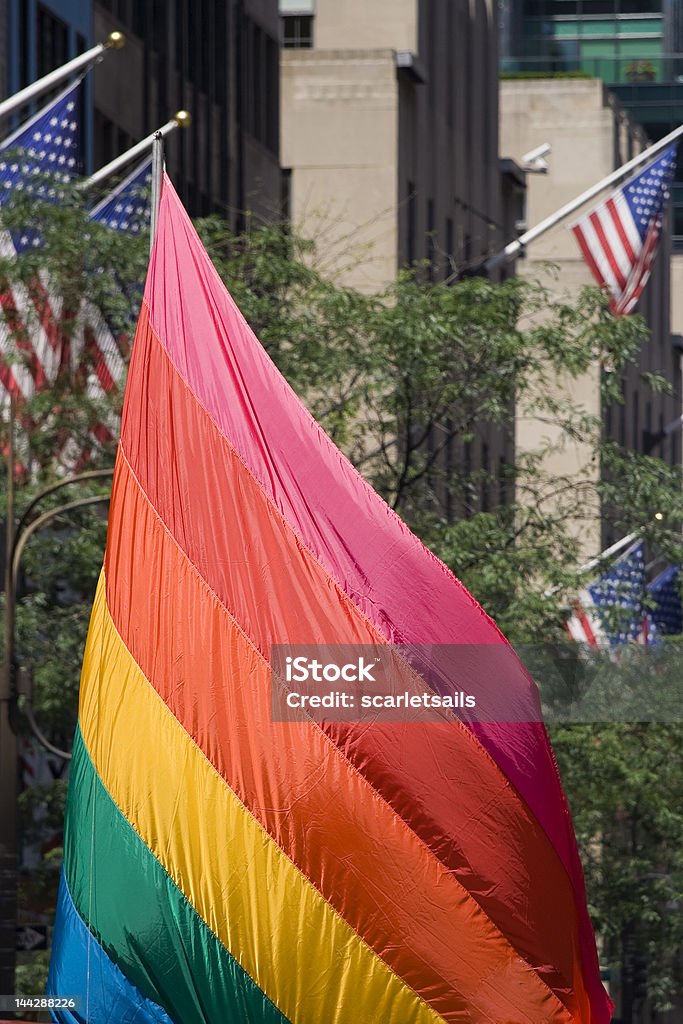 Arcobaleno vela sulla fifth avenue - Foto stock royalty-free di Bandiera