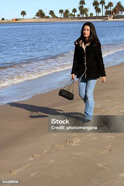 Playa Y Citylife Foto de stock y más banco de imágenes de Uruguay - Uruguay, Montevideo, 20 a 29 años