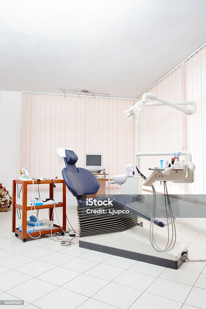 Oficina Dental - Foto de stock de Instrumento de dentista libre de derechos