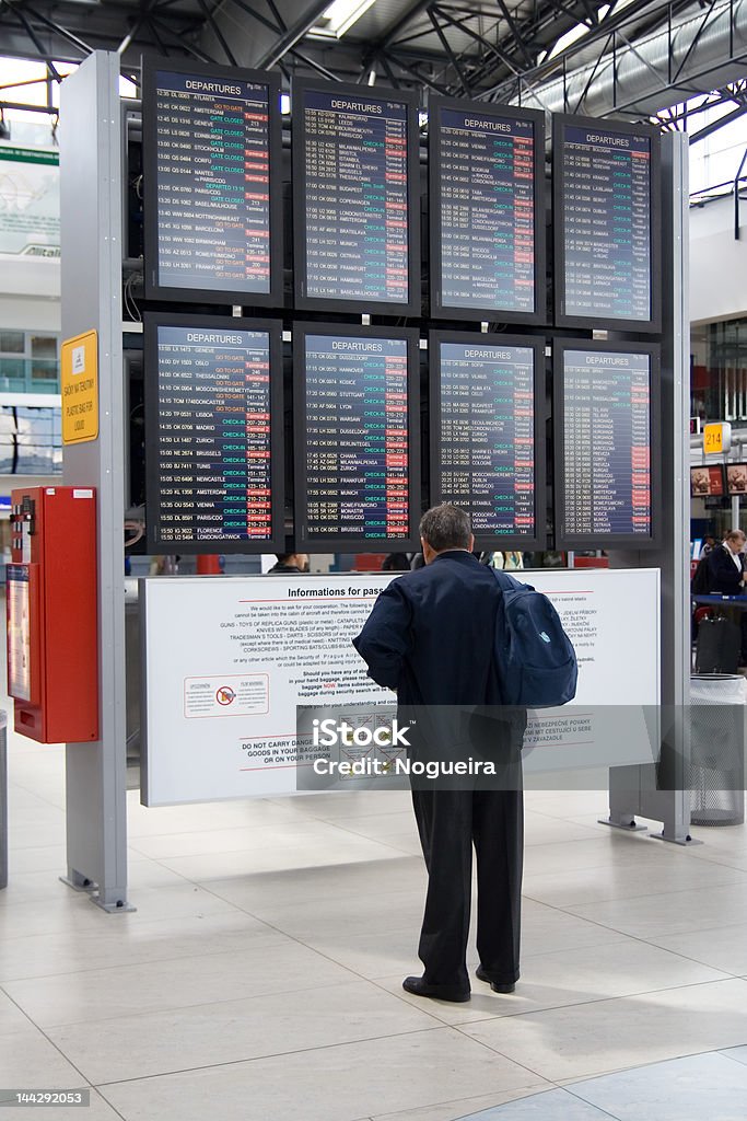 Homme à l'aéroport - Photo de Adulte libre de droits