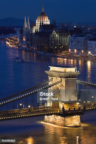 Budapest Stockfoto und mehr Bilder von Abenddämmerung - Abenddämmerung, Ansicht aus erhöhter Perspektive, Architektur