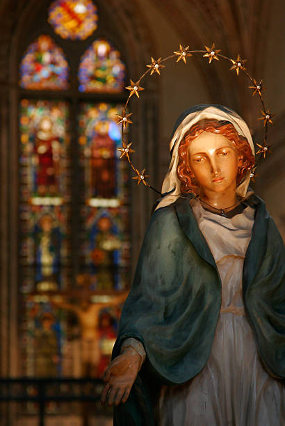 Estátua de Maria de Madeira - fotografia de stock