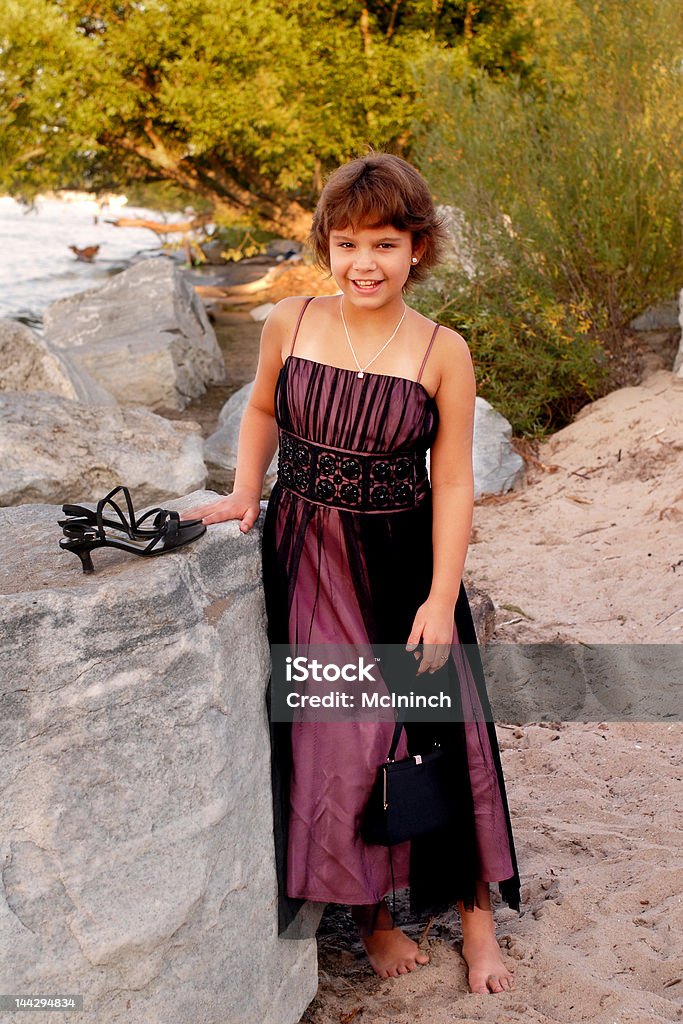 Вечернее платье на пляж - Стоковые фото 8-9 лет роялти-фри