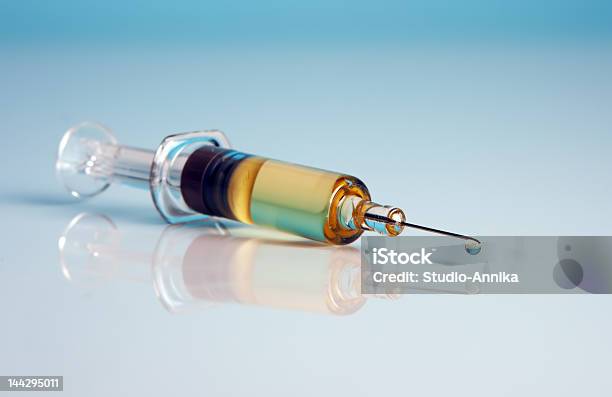Безрукавка Droplet Вакцины — стоковые фотографии и другие картинки Без людей - Без людей, Болезнь, Вакцинация