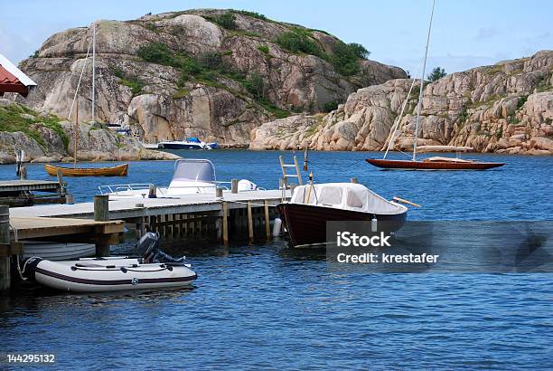 Imbarcazioni - Fotografie stock e altre immagini di Acqua - Acqua, Albero maestro, Attività ricreativa