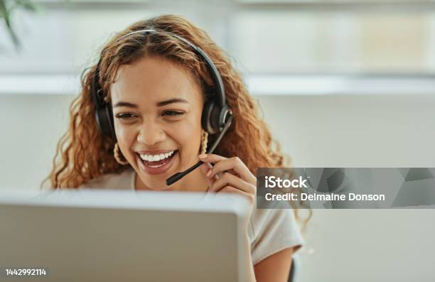 Call Center Telemarketing Sales Woman Or Support Agent With Computer For Virtual Consulting Advice Or Help With It Software Ecommerce Information Technology Or Online Advisor Talk To Website User Stock Photo - Download Image Now