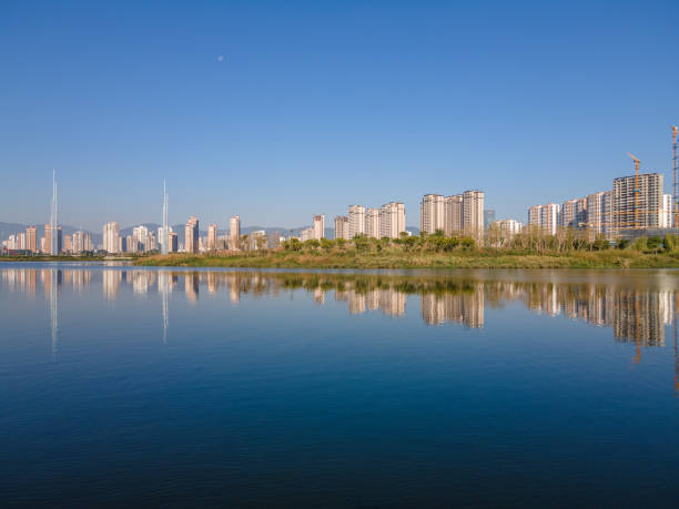 istock The lake reflected the city's skyline 1442993471