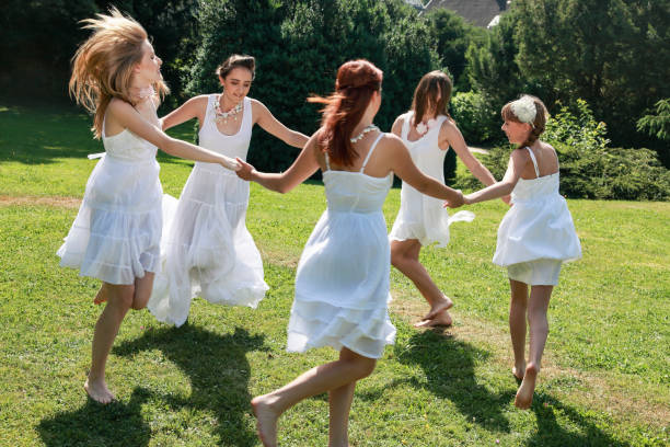 istock Free young women in a circle 1443030830
